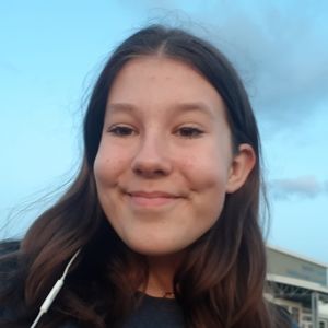 Meet your Posher, Maria irène